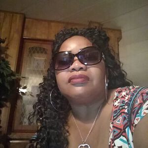 Meet your Posher, Regina